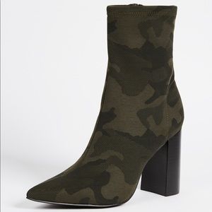 Jeffrey Campbell camo boots 6.5